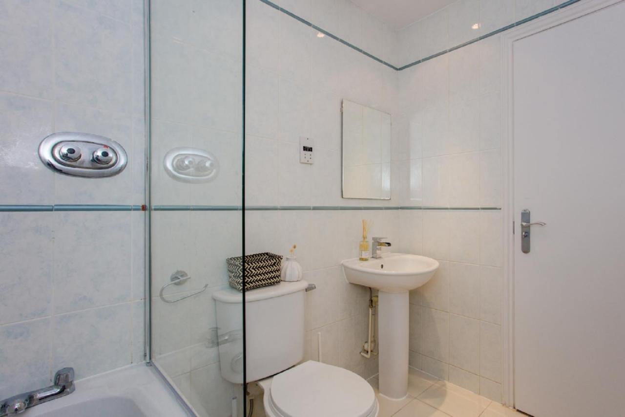 The Sparkford Gardens - Lovely 2Bdr With Balcony London Exterior photo